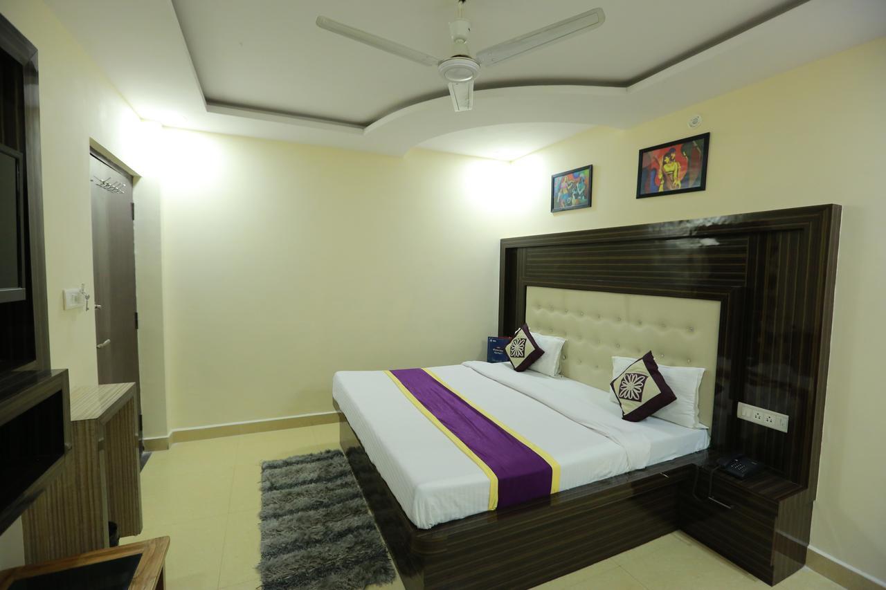 Oyo 8883 Hotel Comfort Zone Lucknow Exterior foto